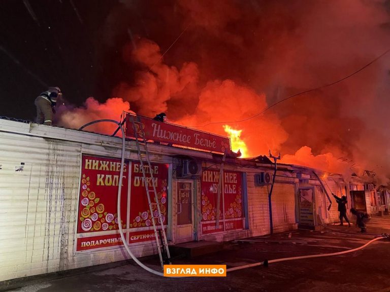 Новости минусинска взгляд. Пожар в Минусинске. Минусинск горели павильоны. Пожар в Минусинске сейчас. Сгоревший павильон.